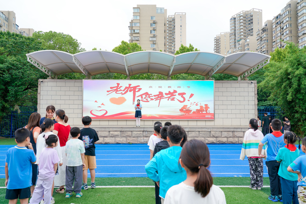 c9d90ba8f31540cdb78045b00bcb48cf.jpg